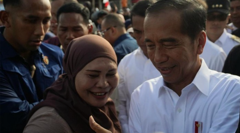 Cerita Pedagang Saat Dagangan Dibeli Jokowi di Pasar Cekkeng Bulukumba